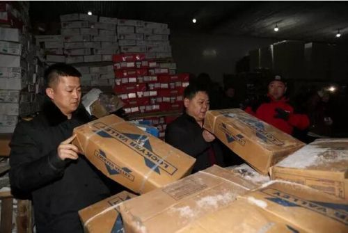 长春市食药监局蹲守一夜 查获合隆镇富亿升公司冷库内过期肉30余吨 长春市食药监局蹲守一夜 查获合隆镇富亿升公司冷库内过期肉30余吨